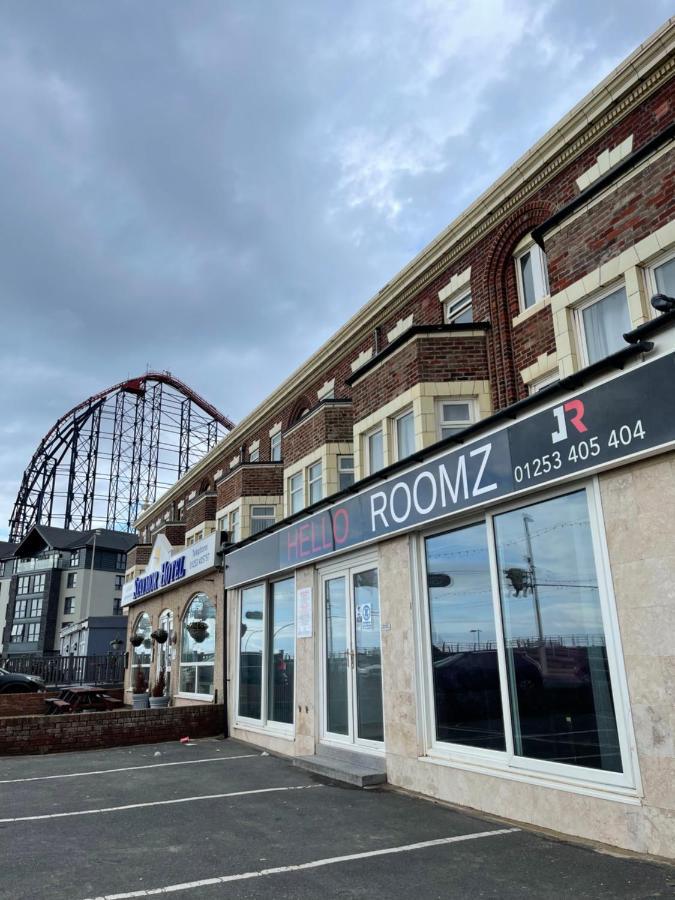 Hello Roomz - Pleasure 3* Blackpool