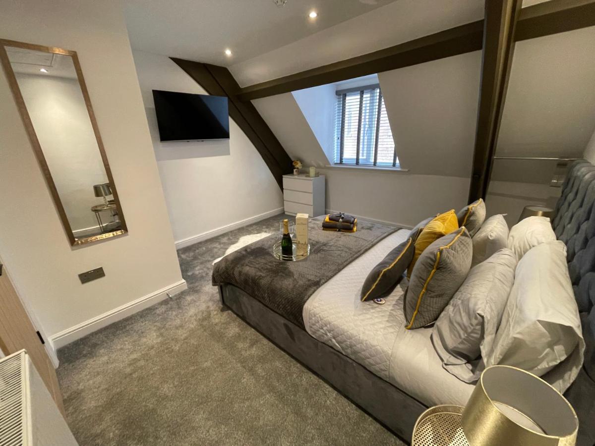 The Church Conversion 'hot Tub' Holiday home Blackpool