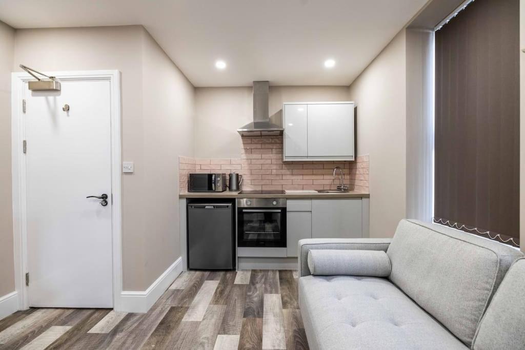 Apartment Vixen