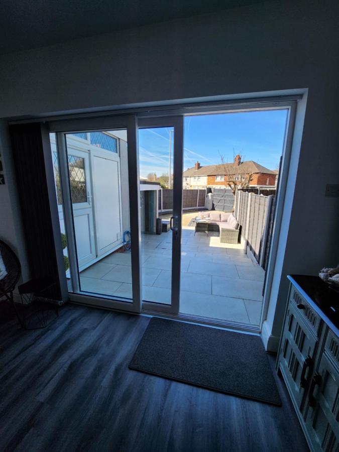 Delightful Newly Renovated 3-bed House With Garden Hut Blackpool