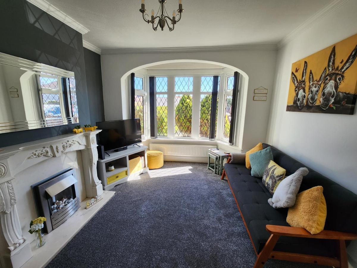 Delightful Newly Renovated 3-bed House With Garden Hut Holiday home *