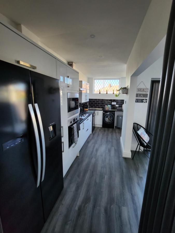 Holiday home Delightful Newly Renovated 3-bed House With Garden Hut *