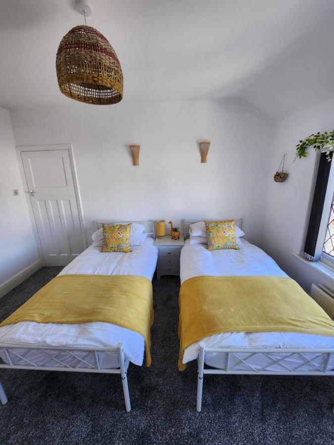 Holiday home Delightful Newly Renovated 3-bed House With Garden Hut *