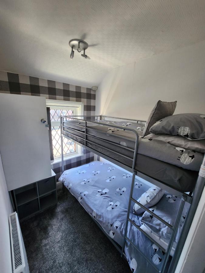Delightful Newly Renovated 3-bed House With Garden Hut