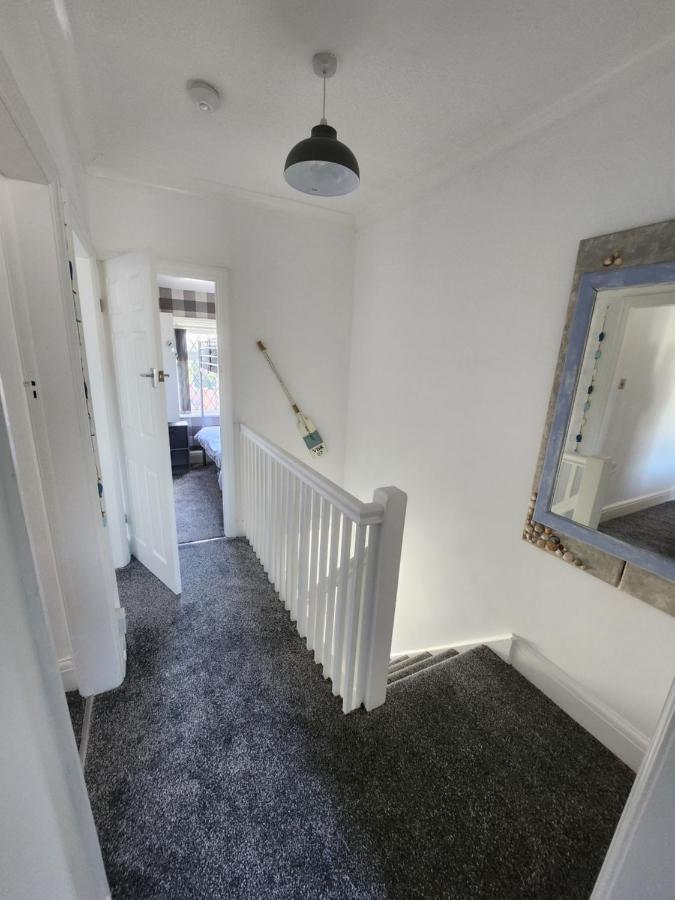 Delightful Newly Renovated 3-bed House With Garden Hut