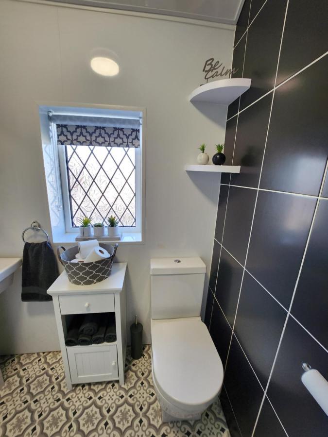 Delightful Newly Renovated 3-bed House With Garden Hut * Blackpool