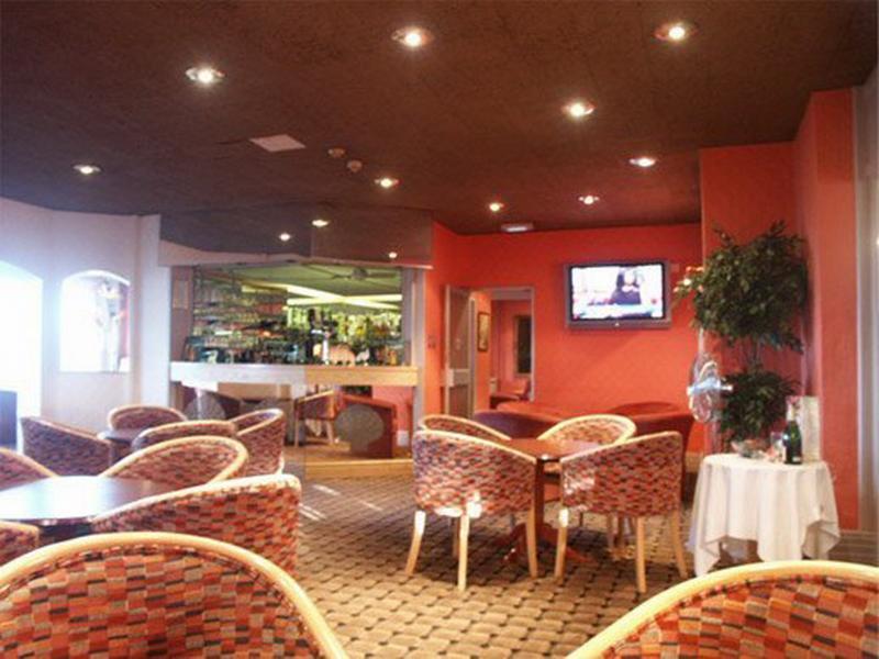 Hotel Chequers Plaza