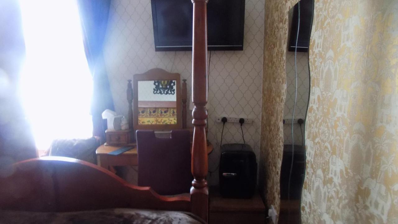 Tracey's Driftwood 3* Blackpool