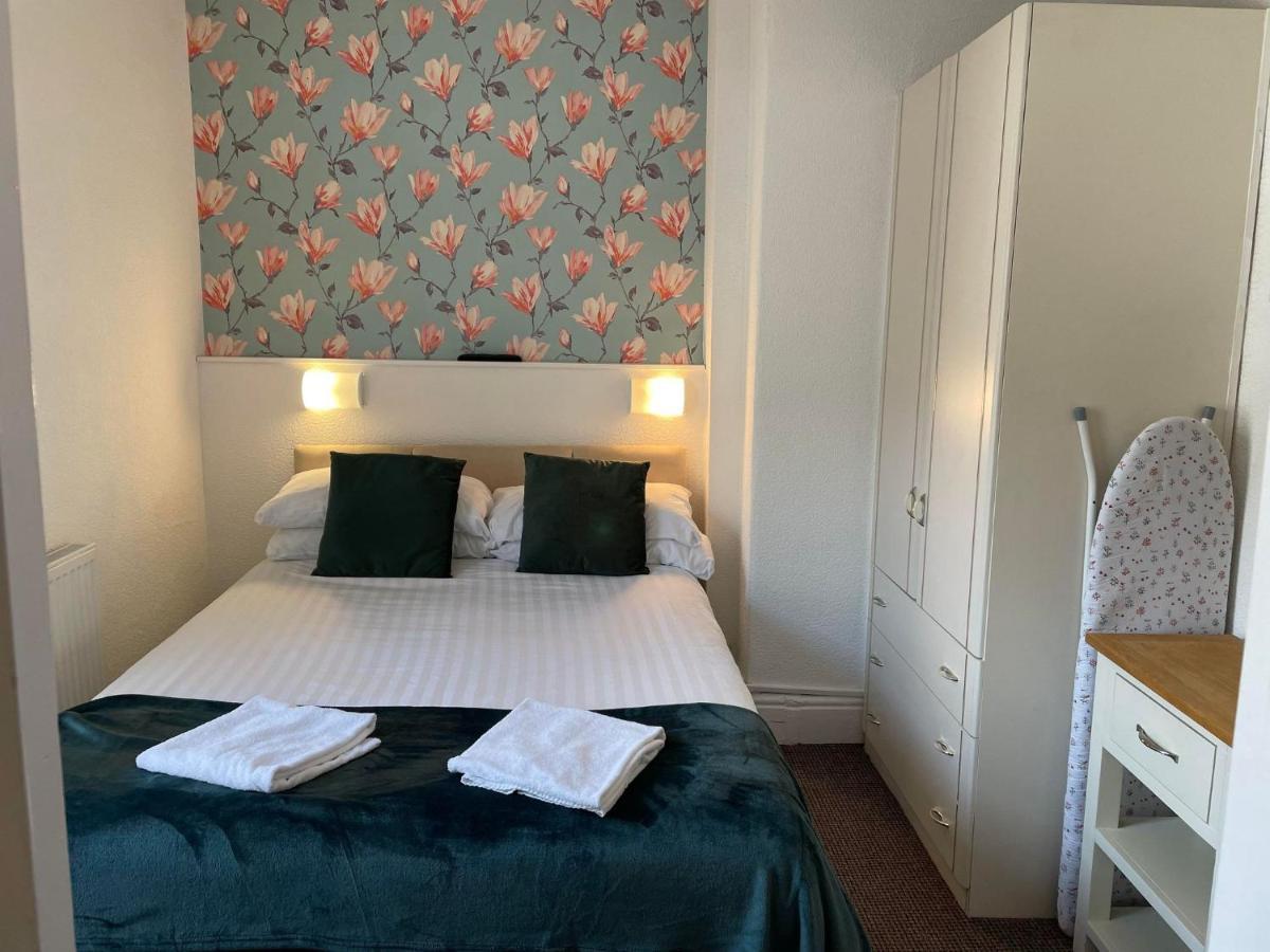 Cleveland Court * Blackpool