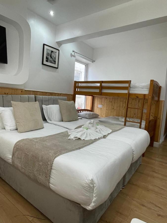 Ariana House Hotel-families And Couples Only Guest house *