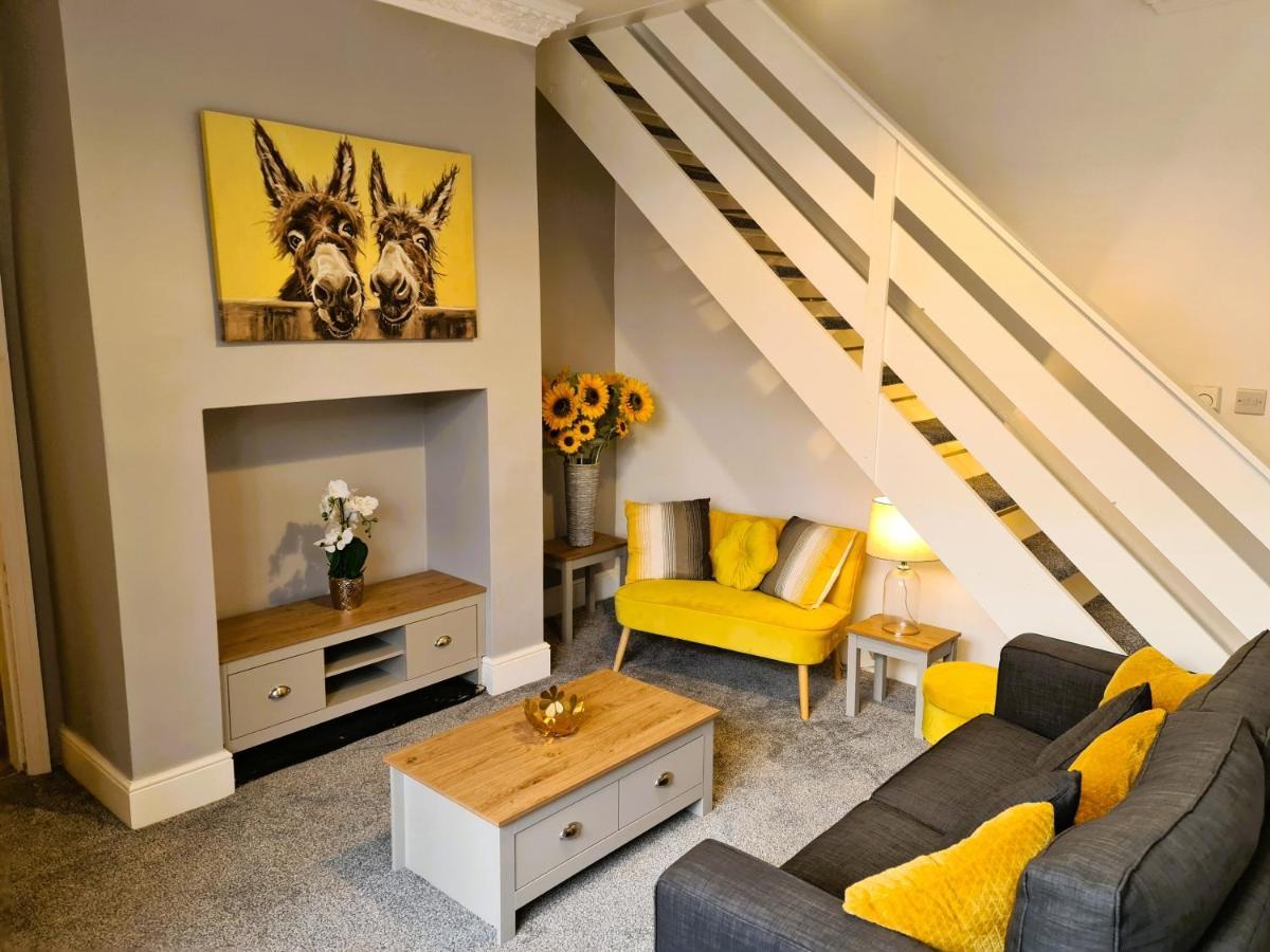 Tower Views 2 Bedroom House With Private Parking