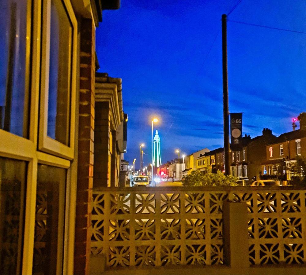 Tower Views 2 Bedroom House With Private Parking Holiday home