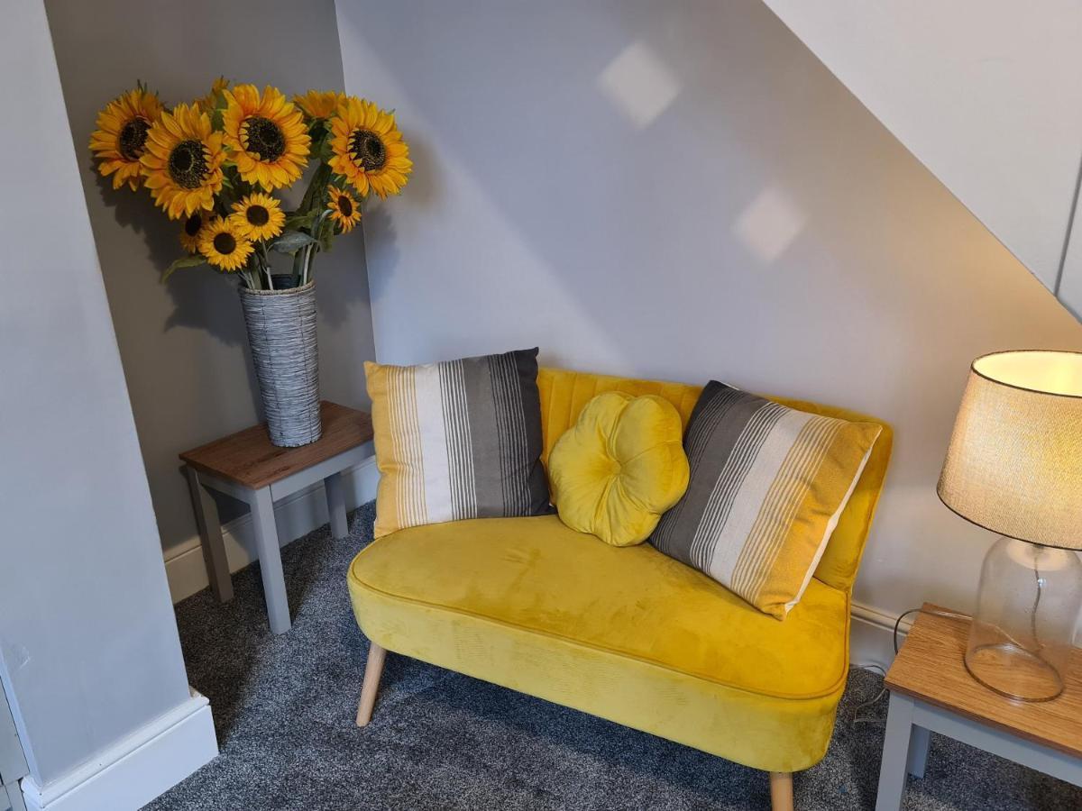 Tower Views 2 Bedroom House With Private Parking * Blackpool
