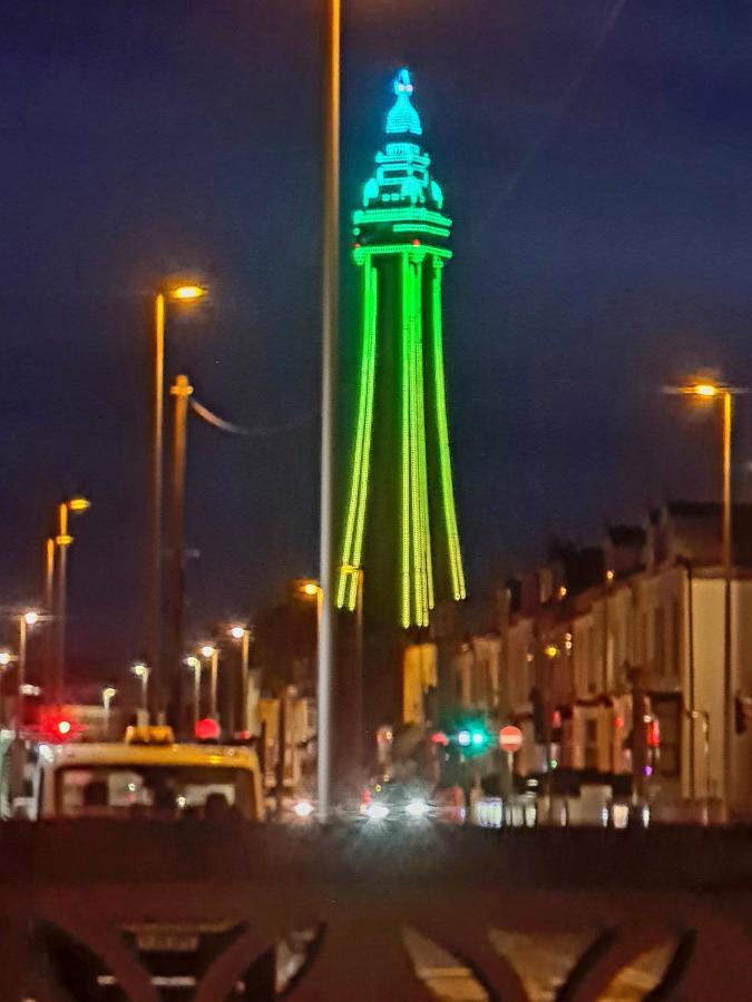 Tower Views 2 Bedroom House With Private Parking