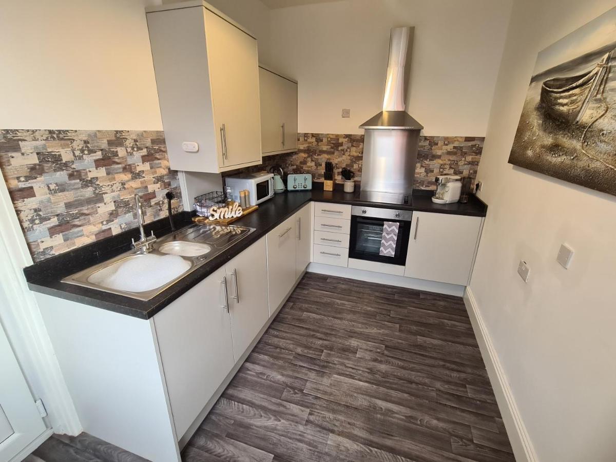 Tower Views 2 Bedroom House With Private Parking * Blackpool