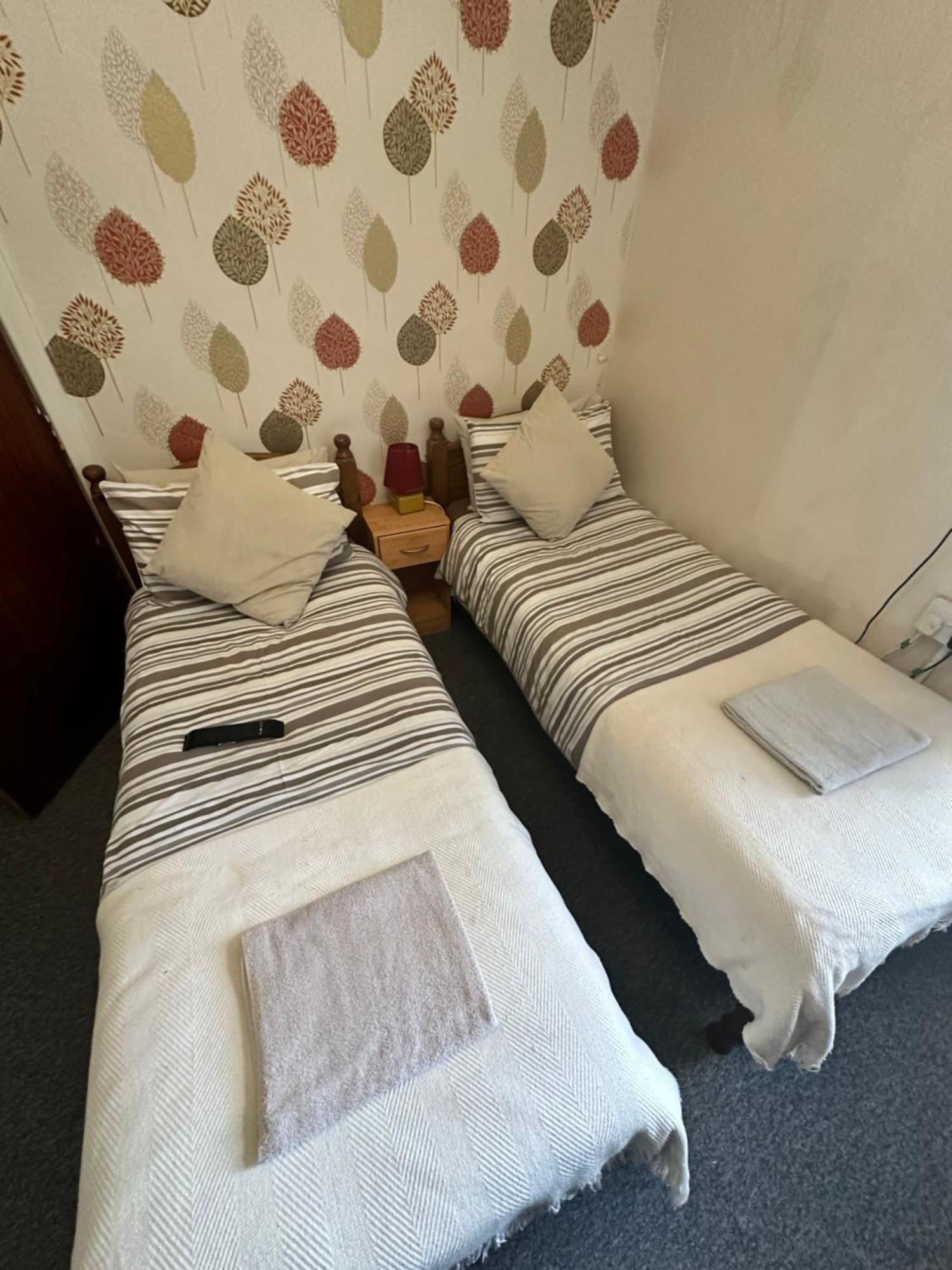 Guest house Greenmount - Pet Friendly No Extra - To Everything - Everyone Welcome Blackpool