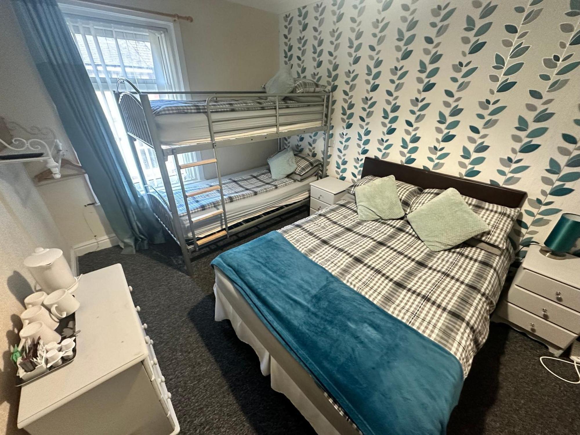 Guest house Greenmount - Pet Friendly No Extra - To Everything - Everyone Welcome Blackpool