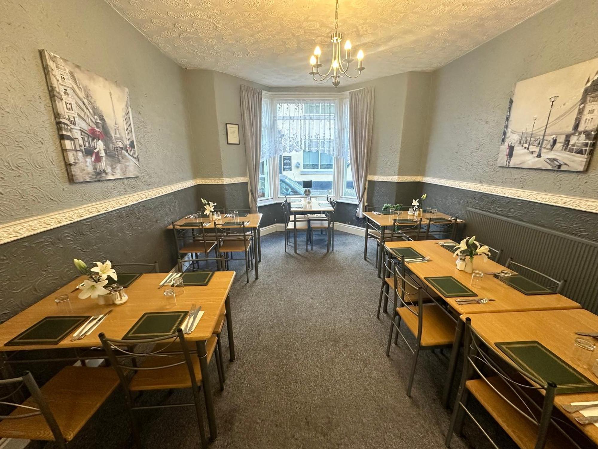 Greenmount - Pet Friendly No Extra - To Everything - Everyone Welcome Guest house Blackpool