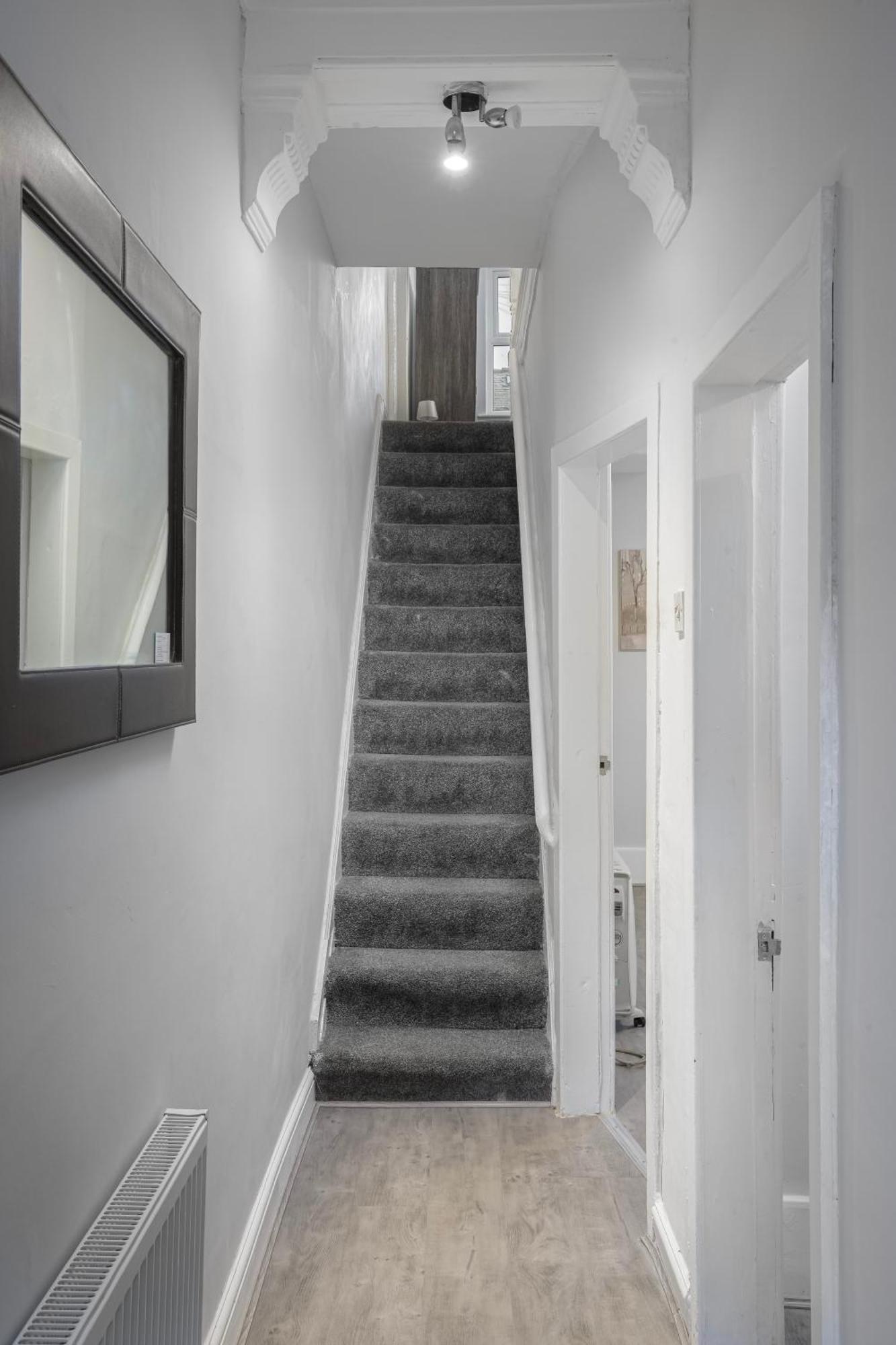 Beautiful Family In For Holiday home *