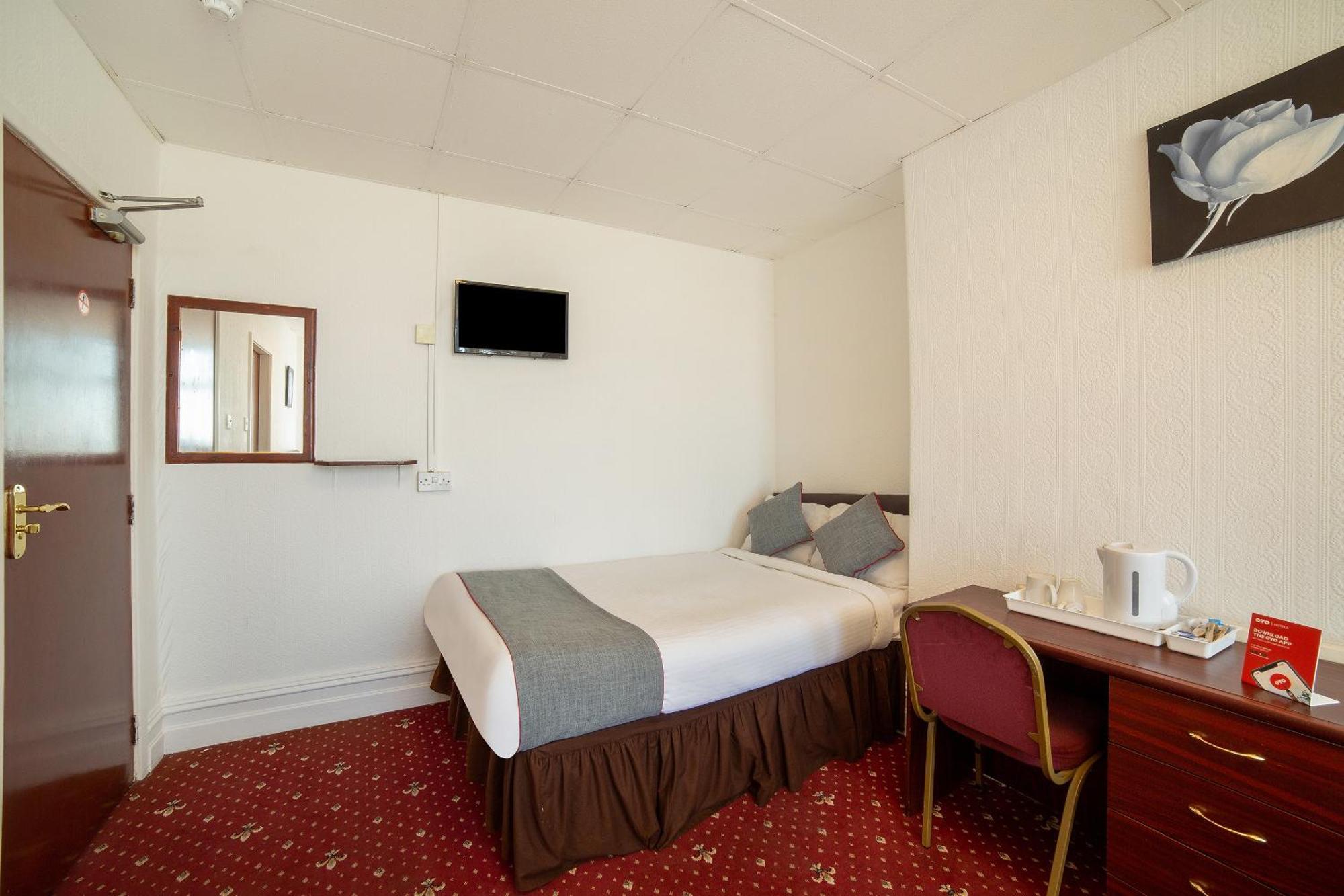 The Golden Cheval Hotel-revised 3* Blackpool
