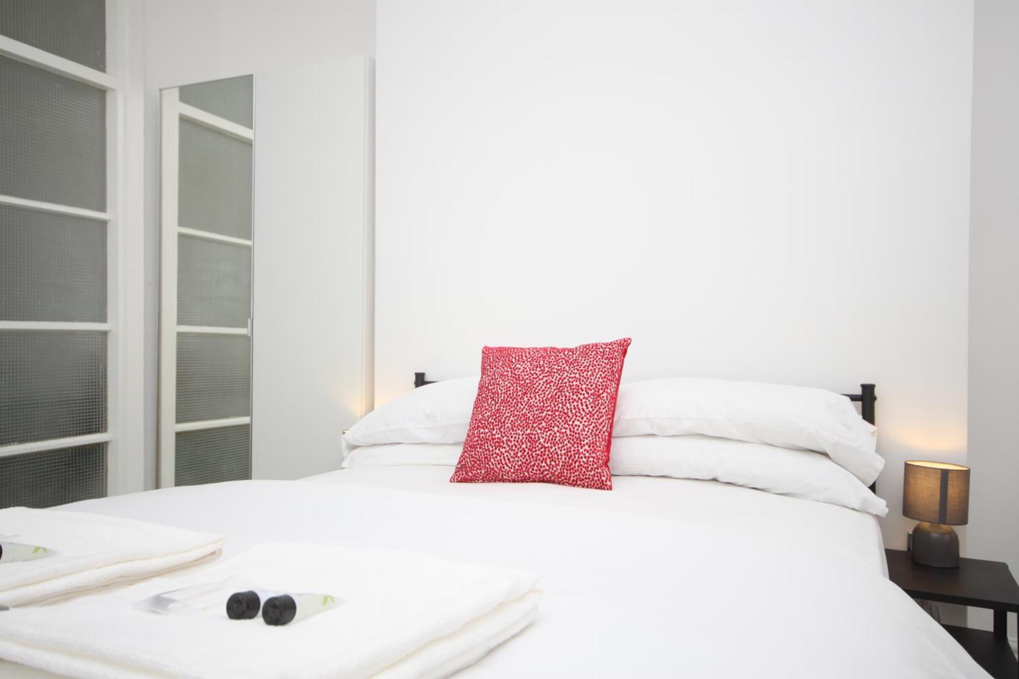 Aparthotel Barton Beachside Apartments: Modern Coastal Retreat Blackpool