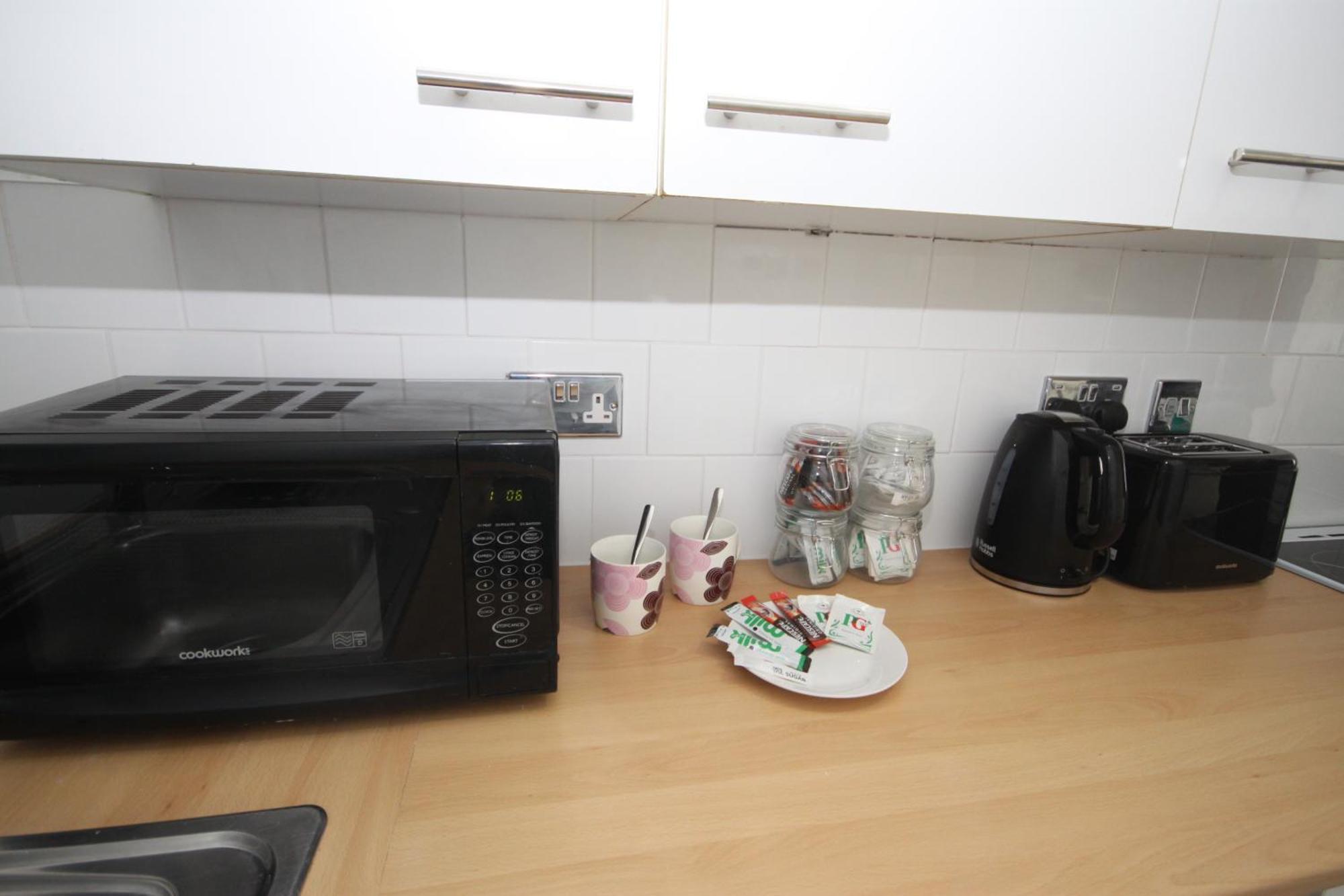 Barton Beachside Apartments: Modern Coastal Retreat * Blackpool