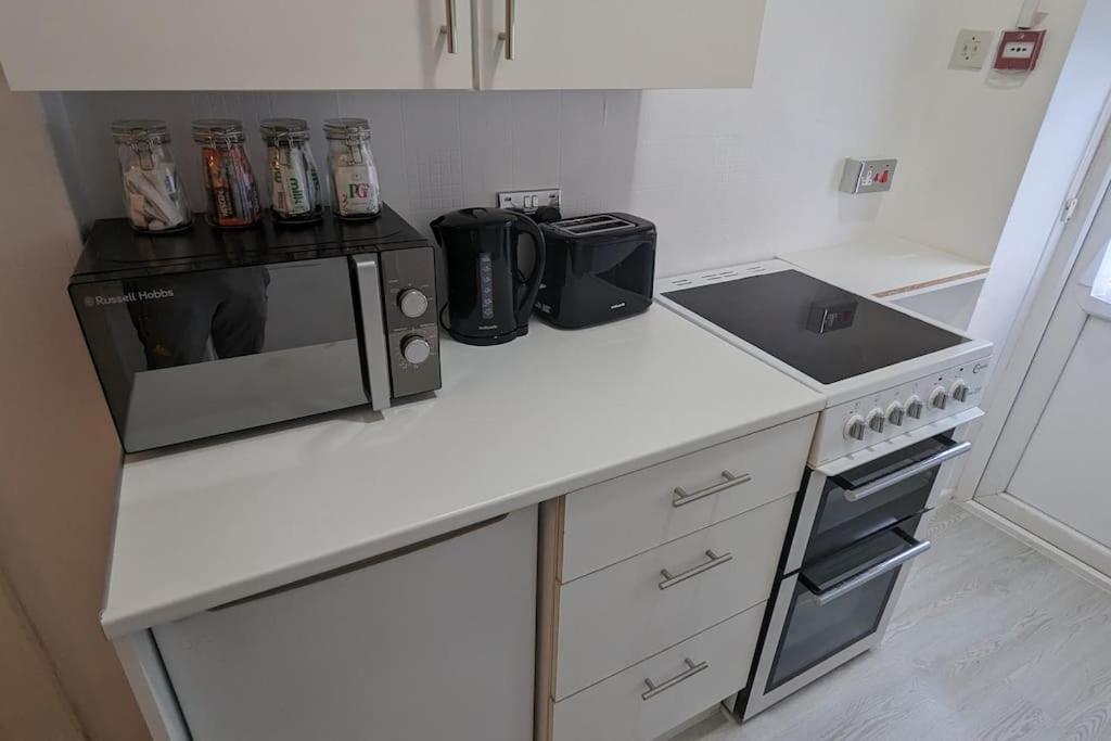 Barton Beachside Apartments: Modern Coastal Retreat * Blackpool