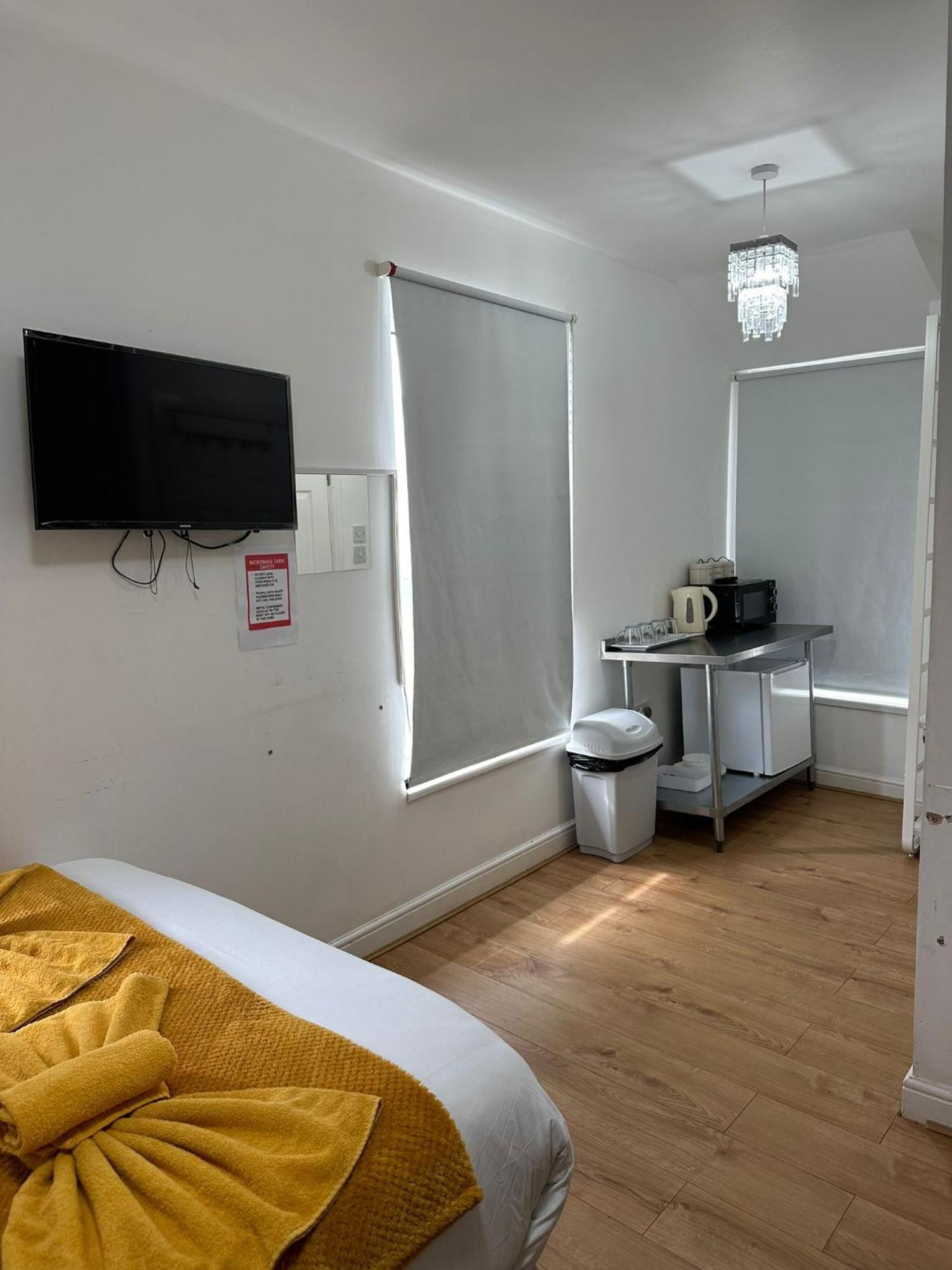Guest house Ariana House Hotel-families And Couples Only