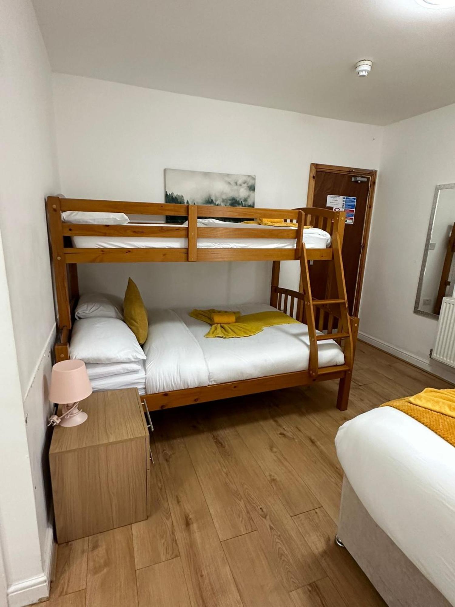 Ariana House Hotel-families And Couples Only *