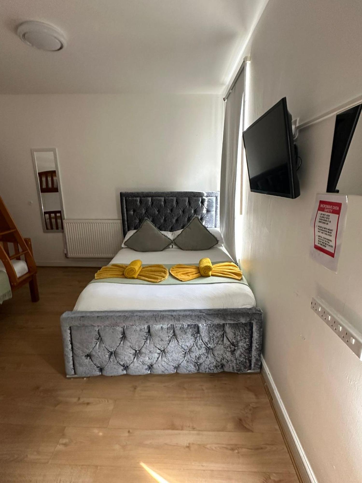 Ariana House Hotel-families And Couples Only *