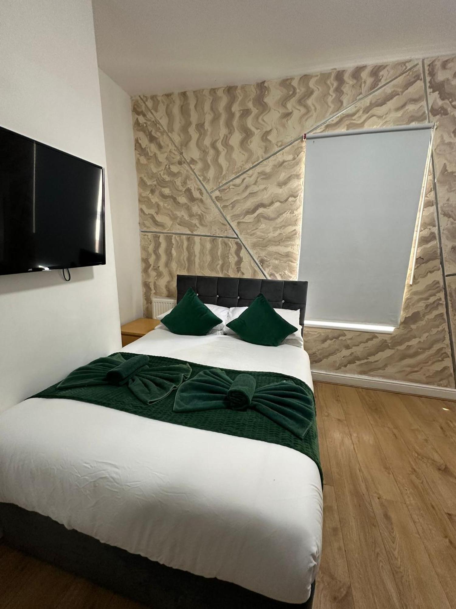Guest house Ariana House Hotel-families And Couples Only