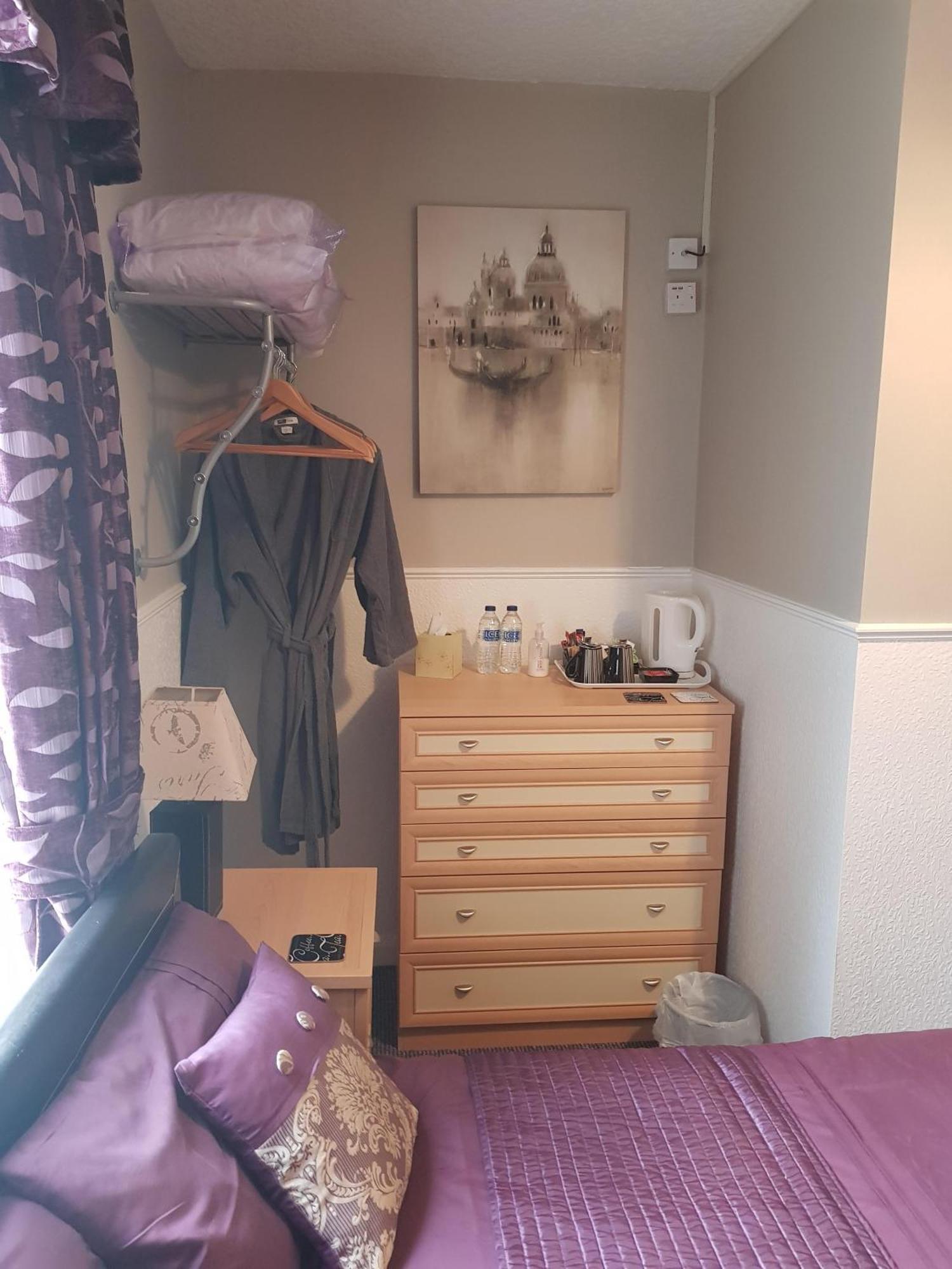 Thornhill 3* Blackpool
