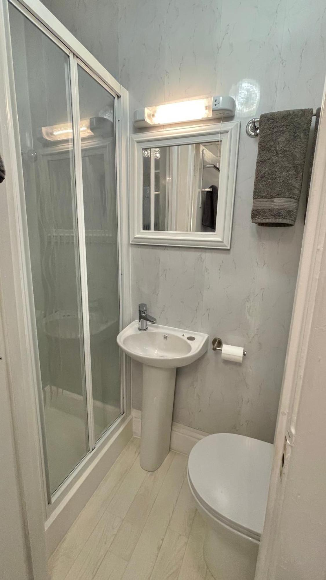 Guest house Double With Private Bathroom 16 Havelock Street - 6 Blackpool