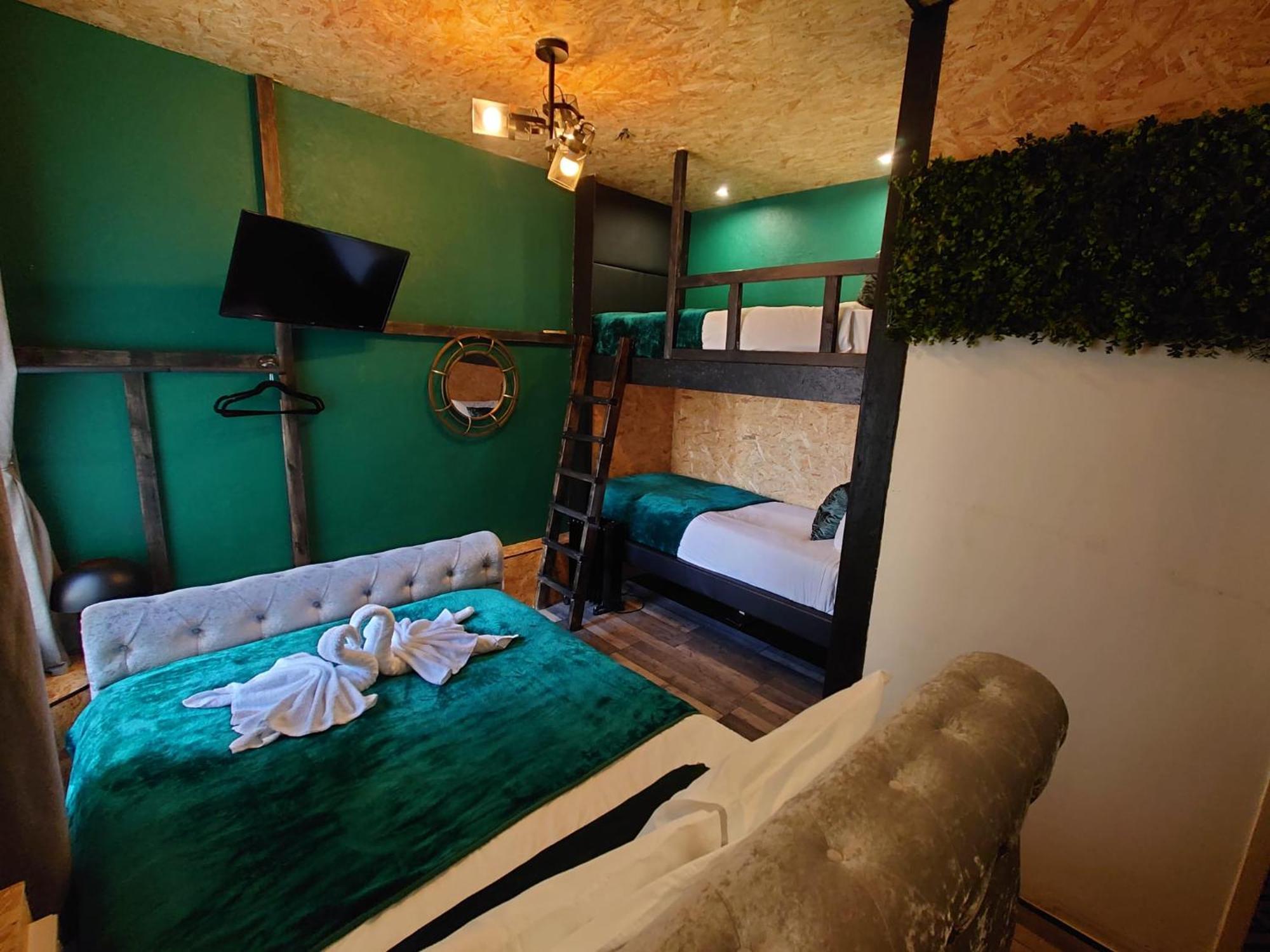 Guest house Harriette's *