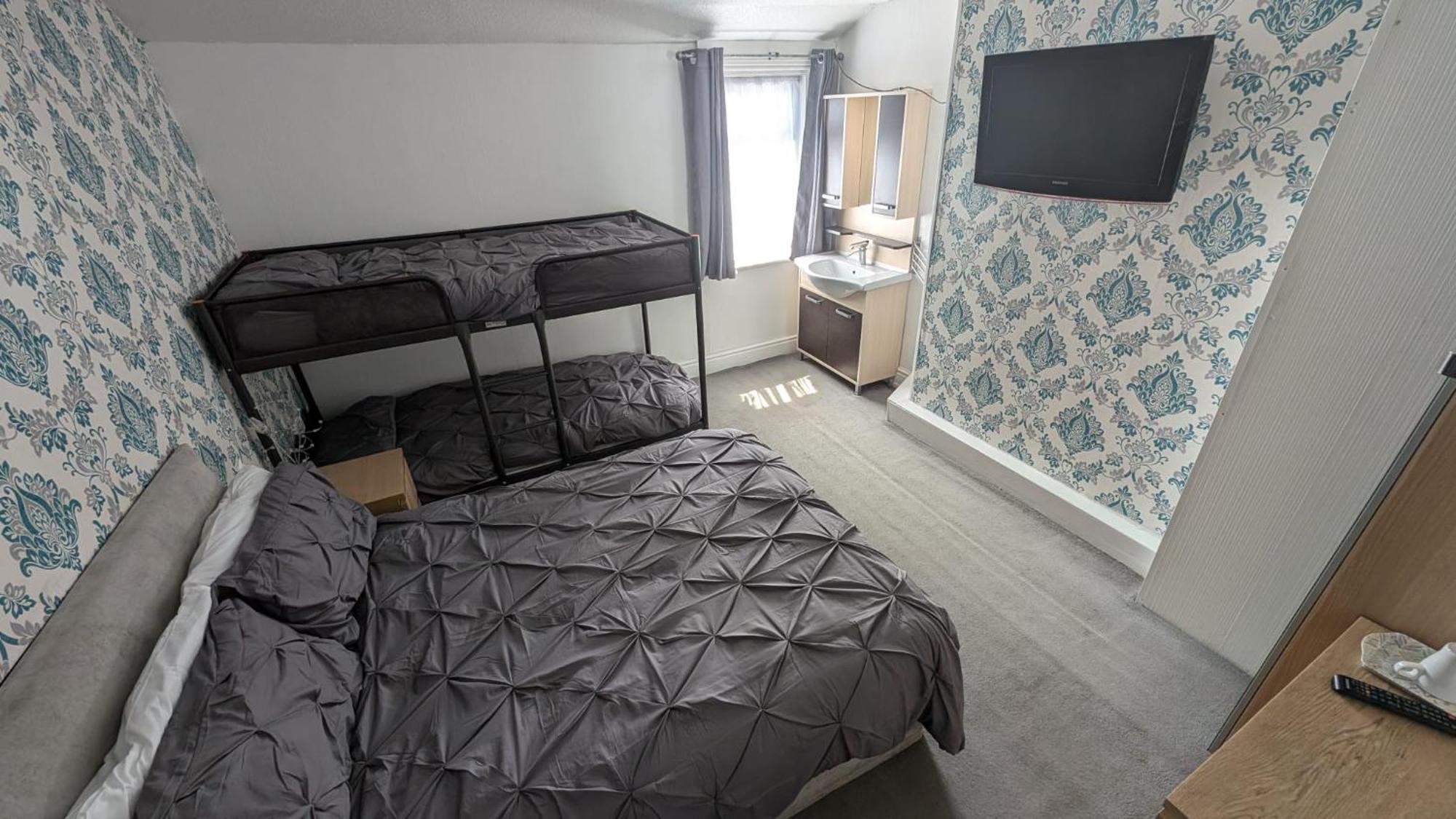 Martell's Guest house Blackpool