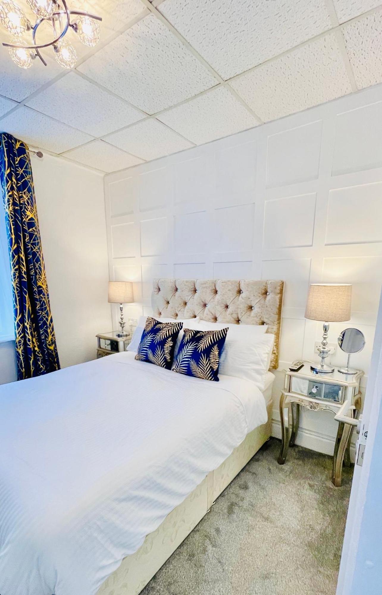 Double With Private Bathroom 16 Havelock Street - 6 Blackpool