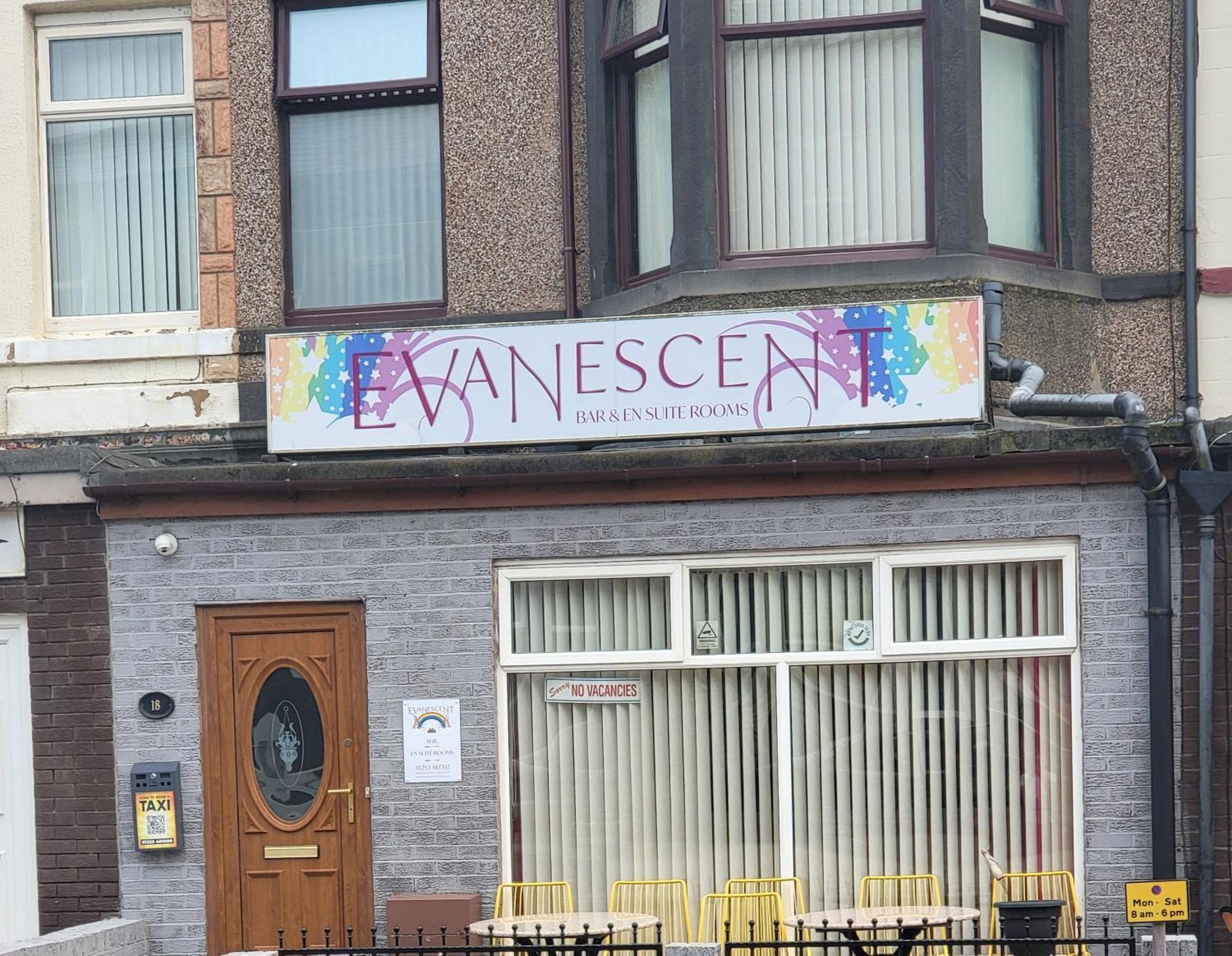 Bed & Breakfast Evanescent Bar And *