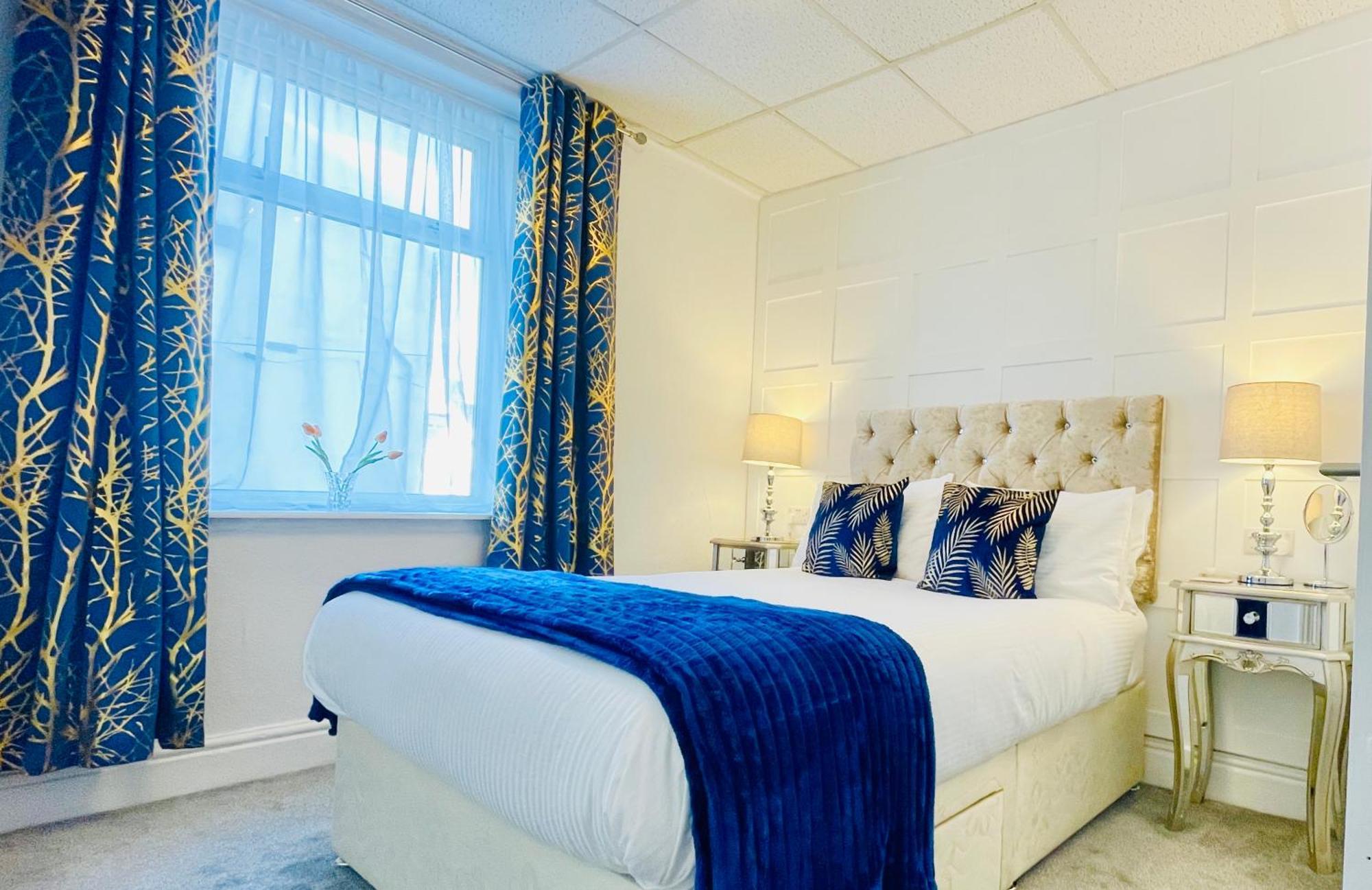 Double With Private Bathroom 16 Havelock Street - 6 Blackpool