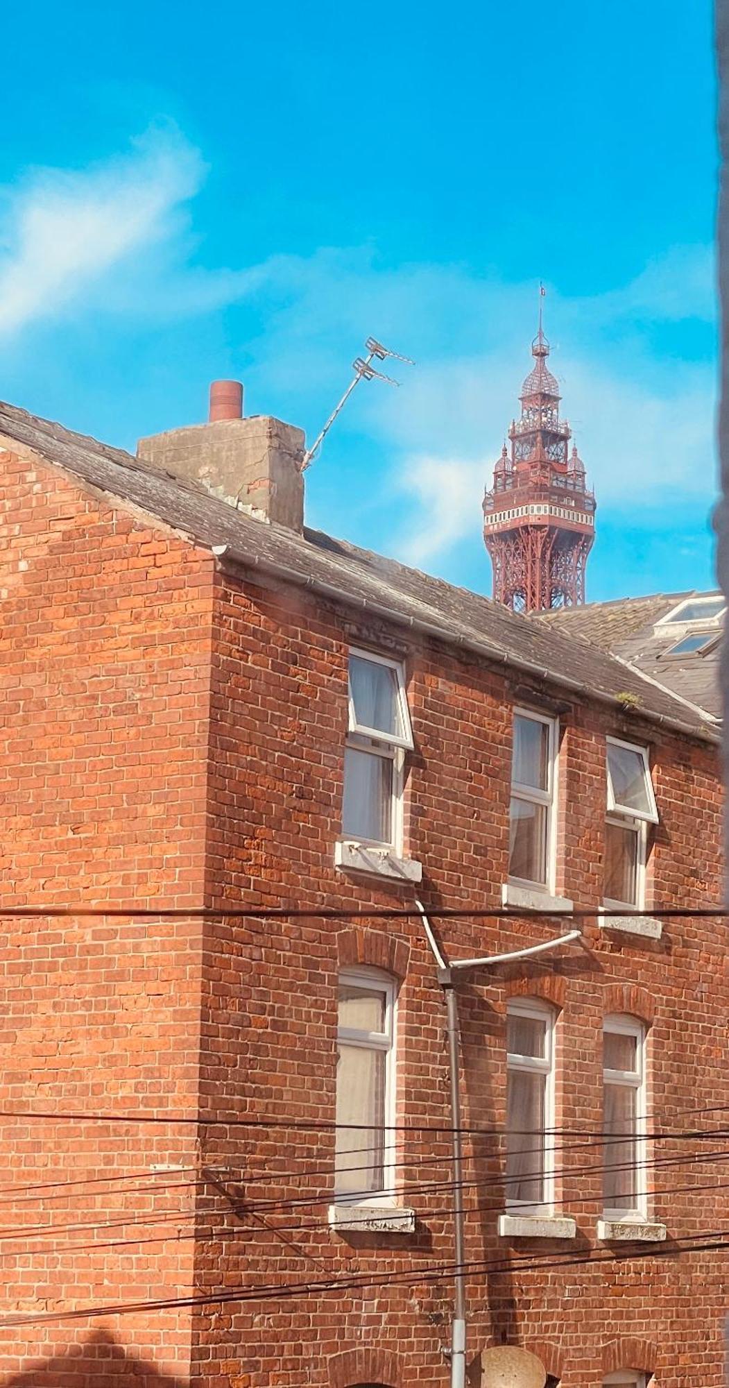 Double With Private Bathroom 16 Havelock Street - 6 * Blackpool