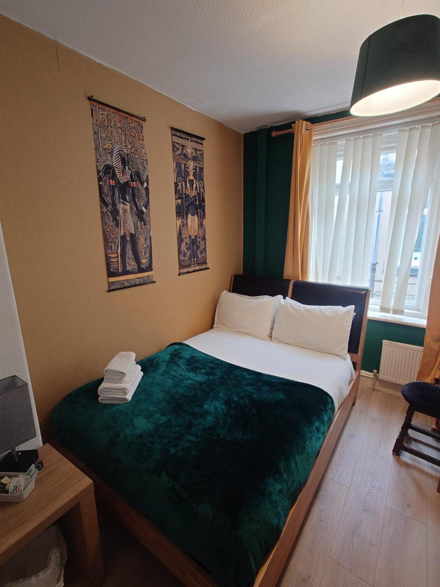 Guest house Harriette's *