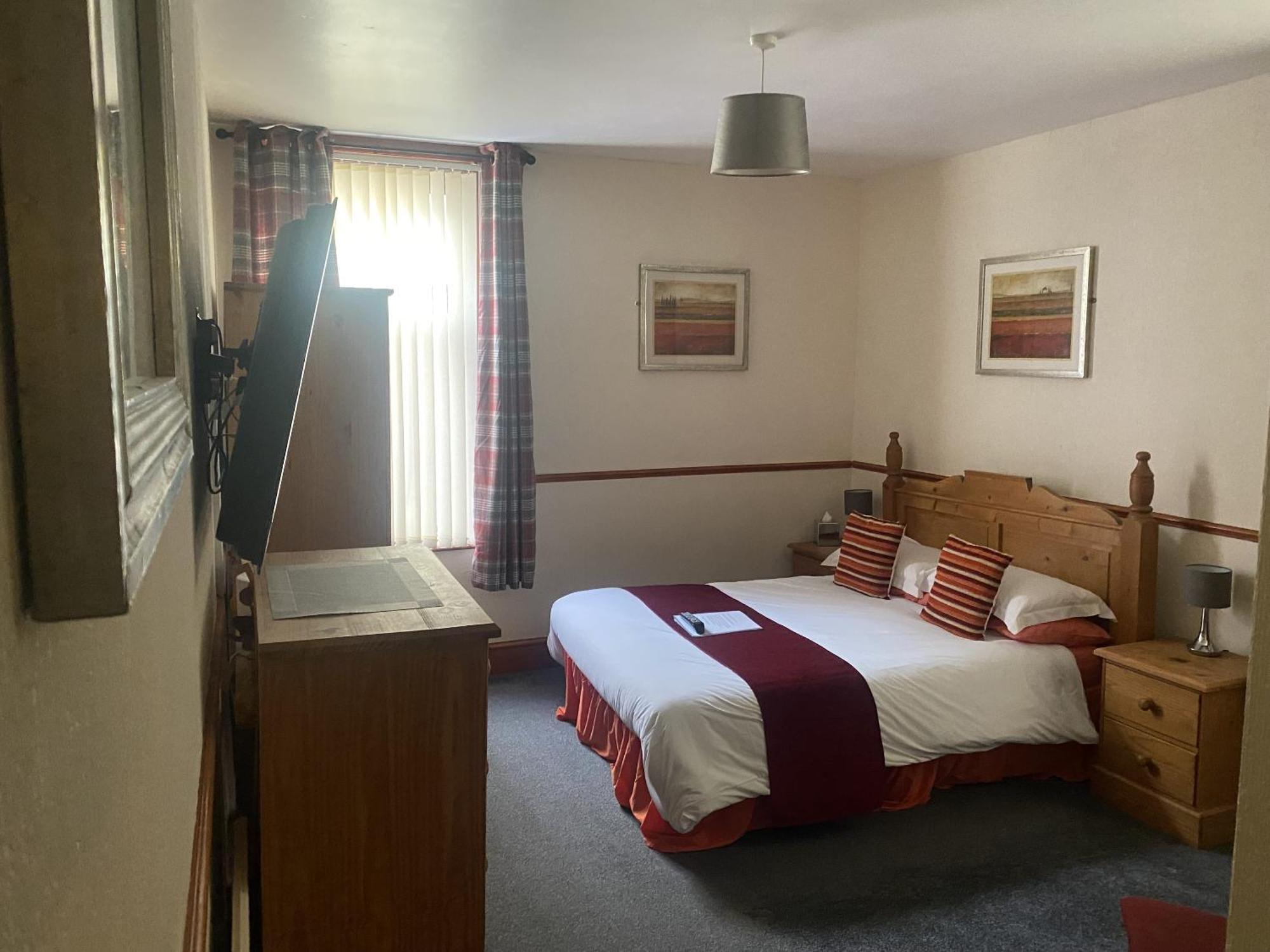 Evanescent Bar And Bed & Breakfast *