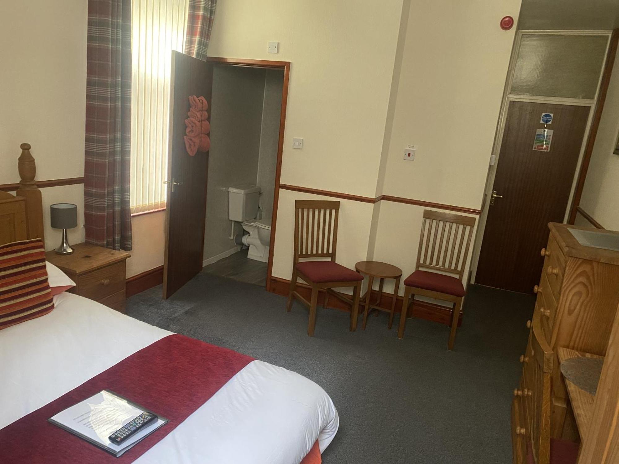 Evanescent Bar And Bed & Breakfast Blackpool