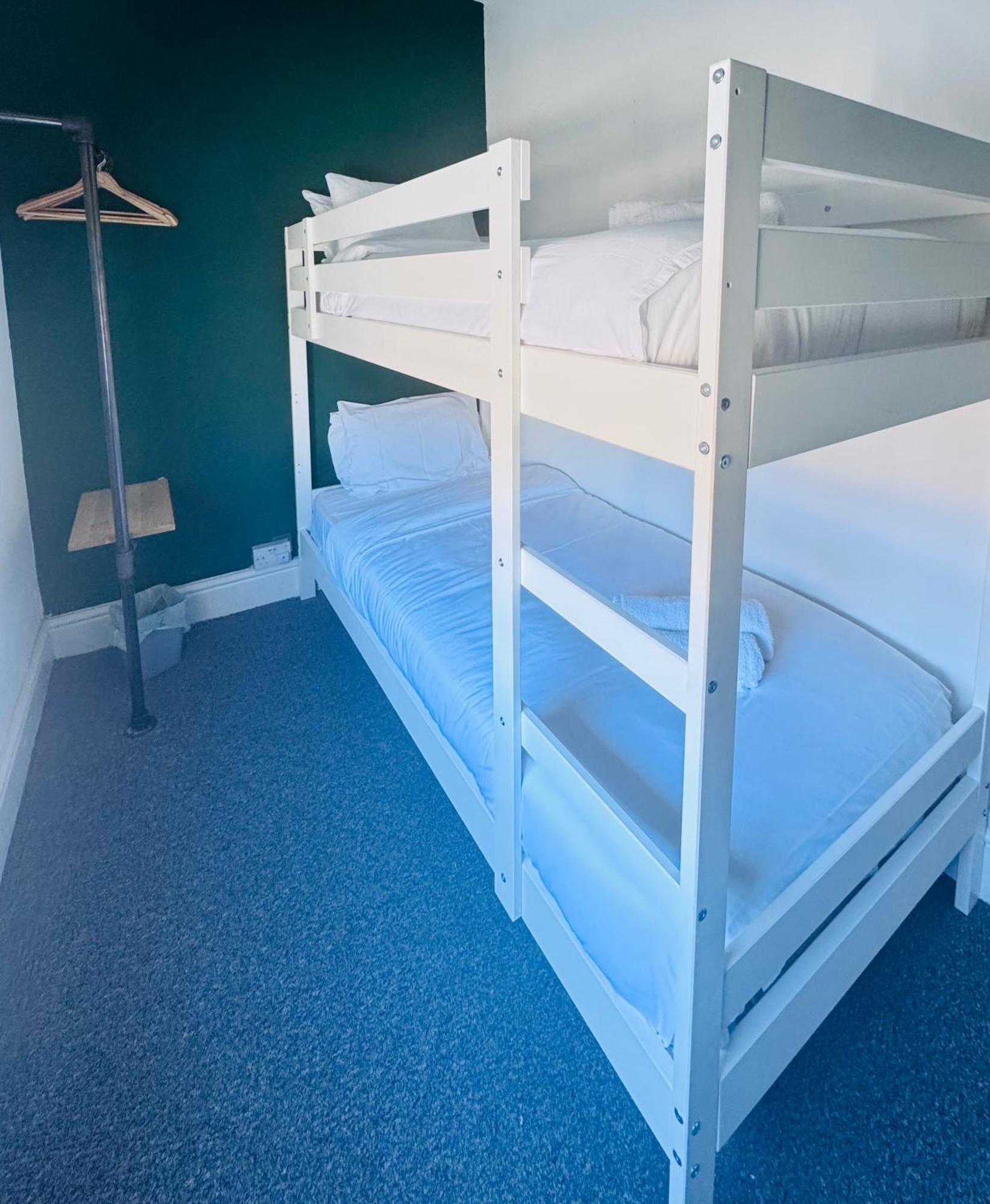 Magenta Melodies, 5 Bedroom House Holiday home Blackpool