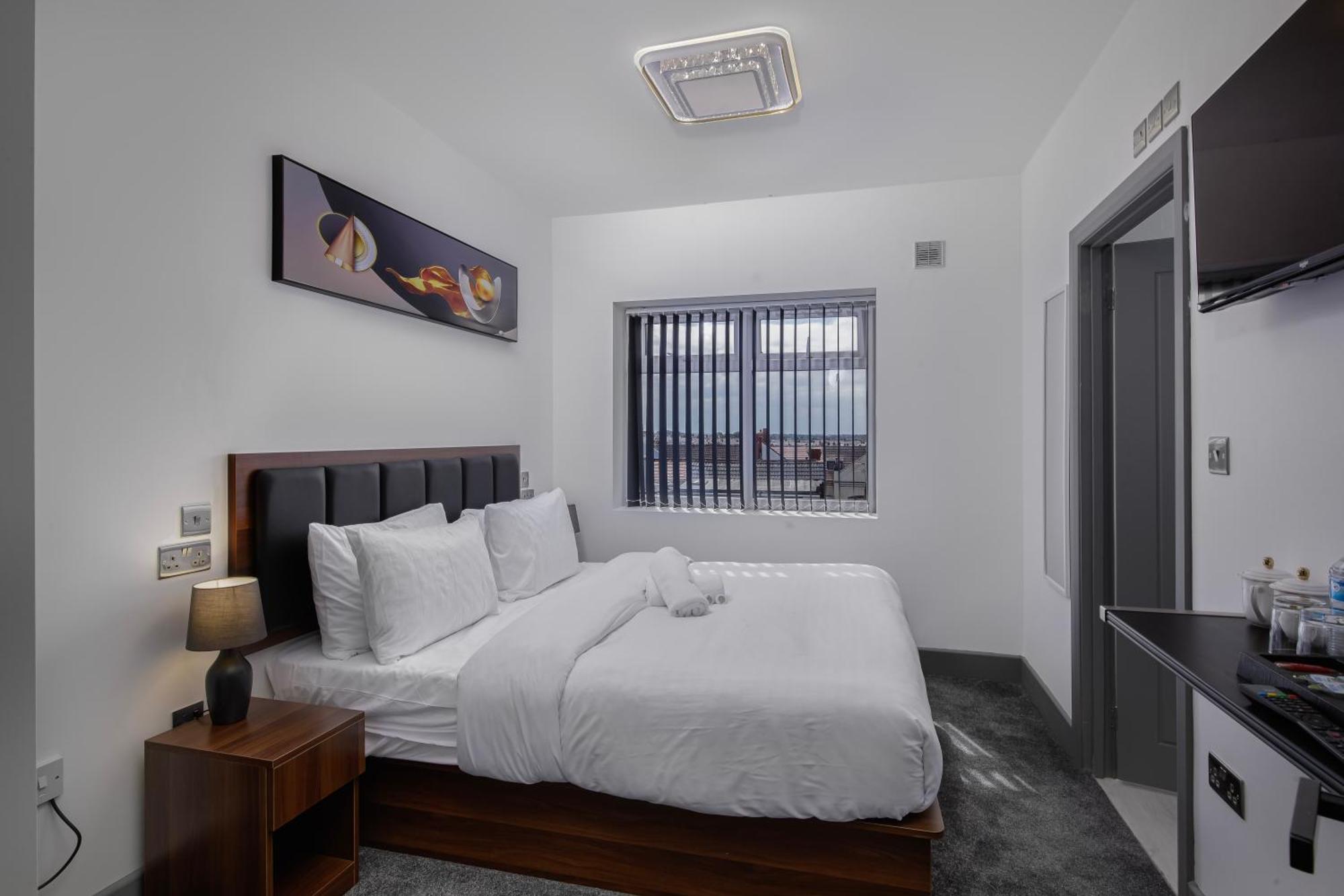 Empire Hotel