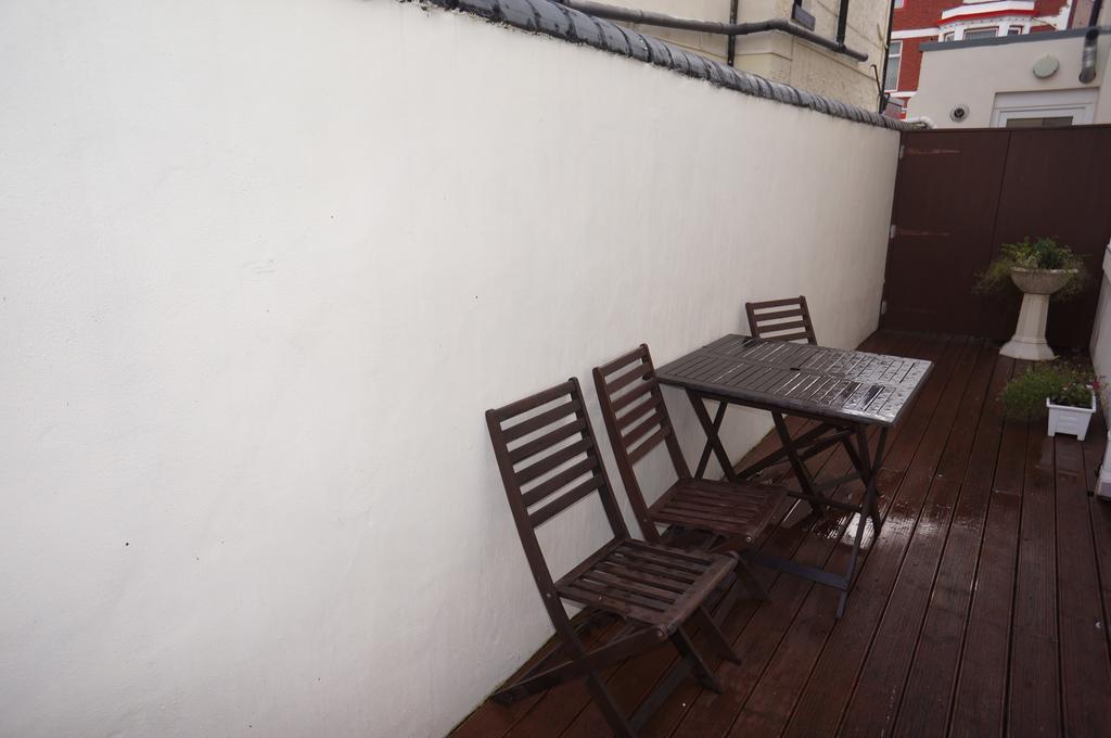 South Apartment *