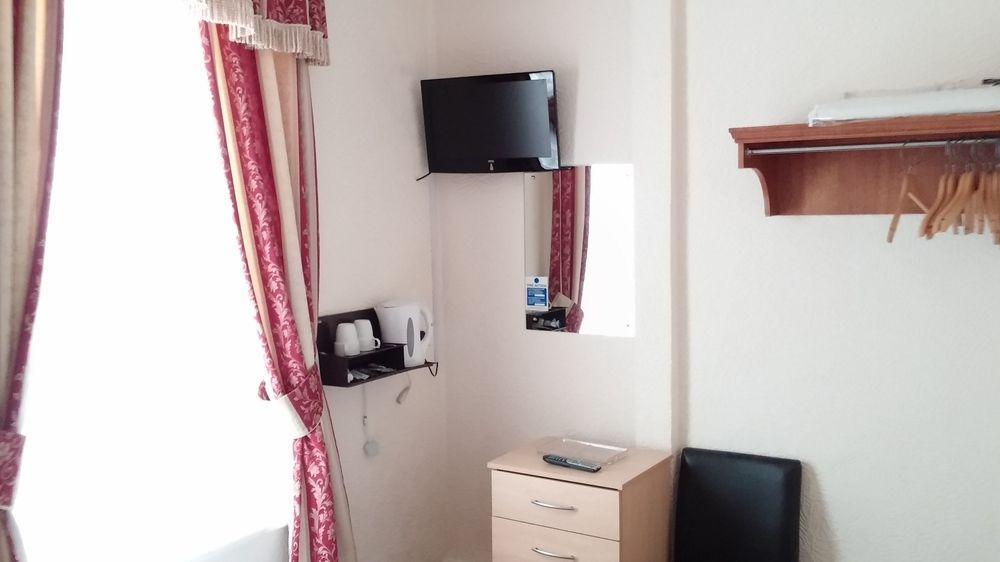 Cavendish 3* Blackpool