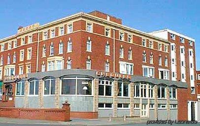 Chequers Plaza Hotel Blackpool