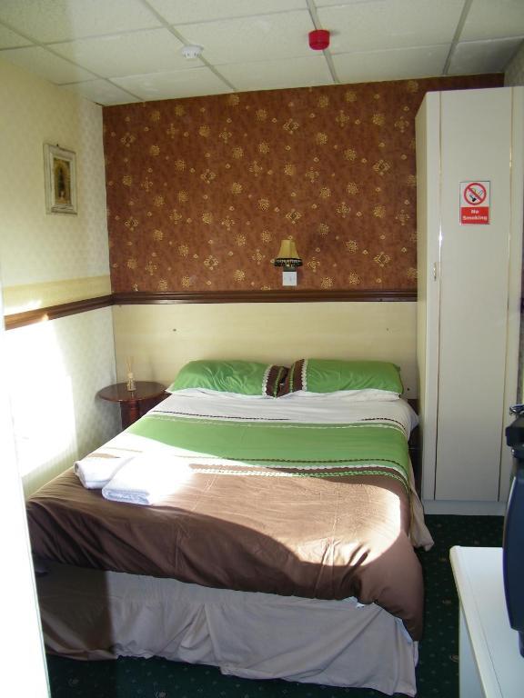 The World Hotel 3*