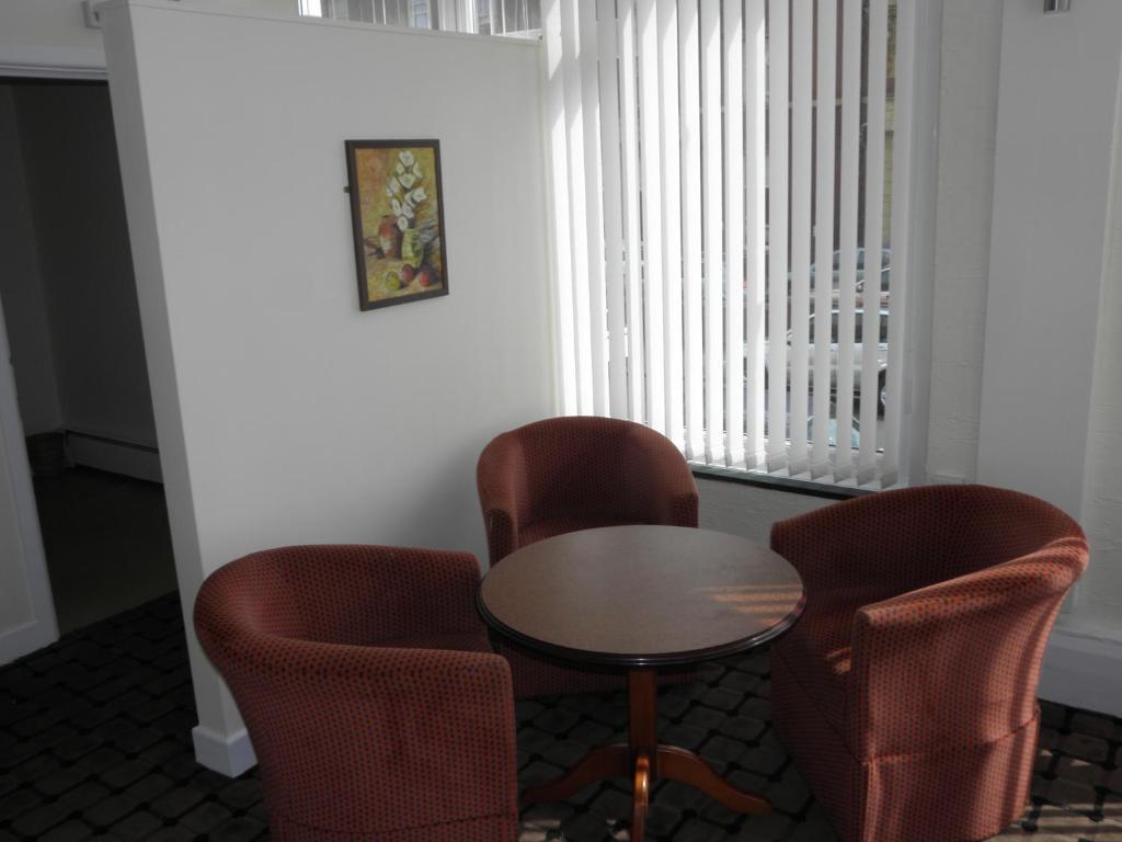 Hotel Chequers Plaza
