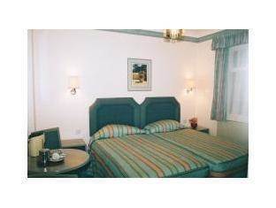 Pier Walk Hotel 3*